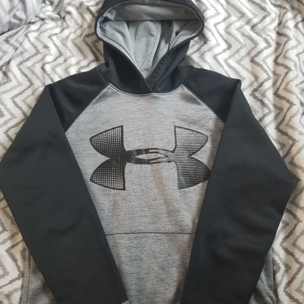 Youth Large Under Armour Pullover Hoodie